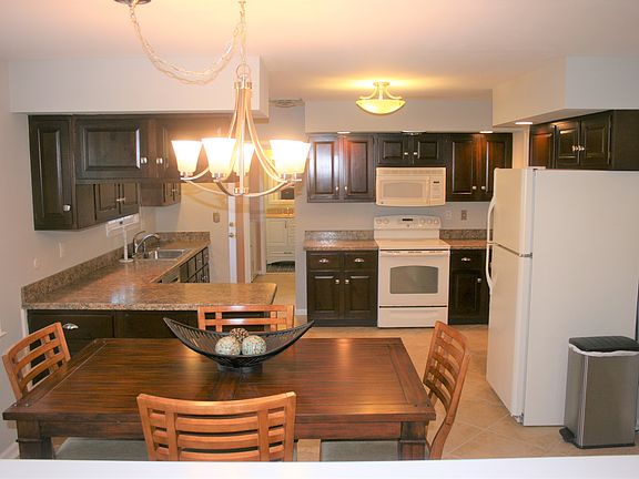 Eat-In Area in Kitchen