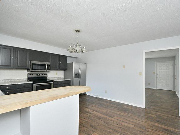 4th image of 3805 Winding Brook Ct
