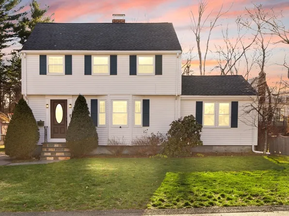 11 Hoover Rd, Walpole, MA 02081