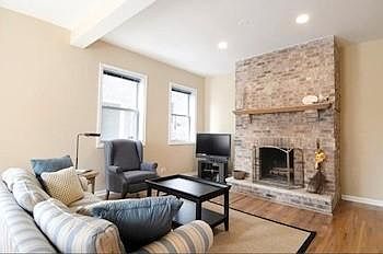 3rd image of 619 W Drummond Pl