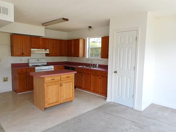 5th image of 173 Hilburn Ct