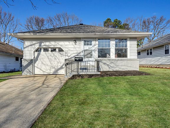 3rd image of 1649 Mount Everest Ln