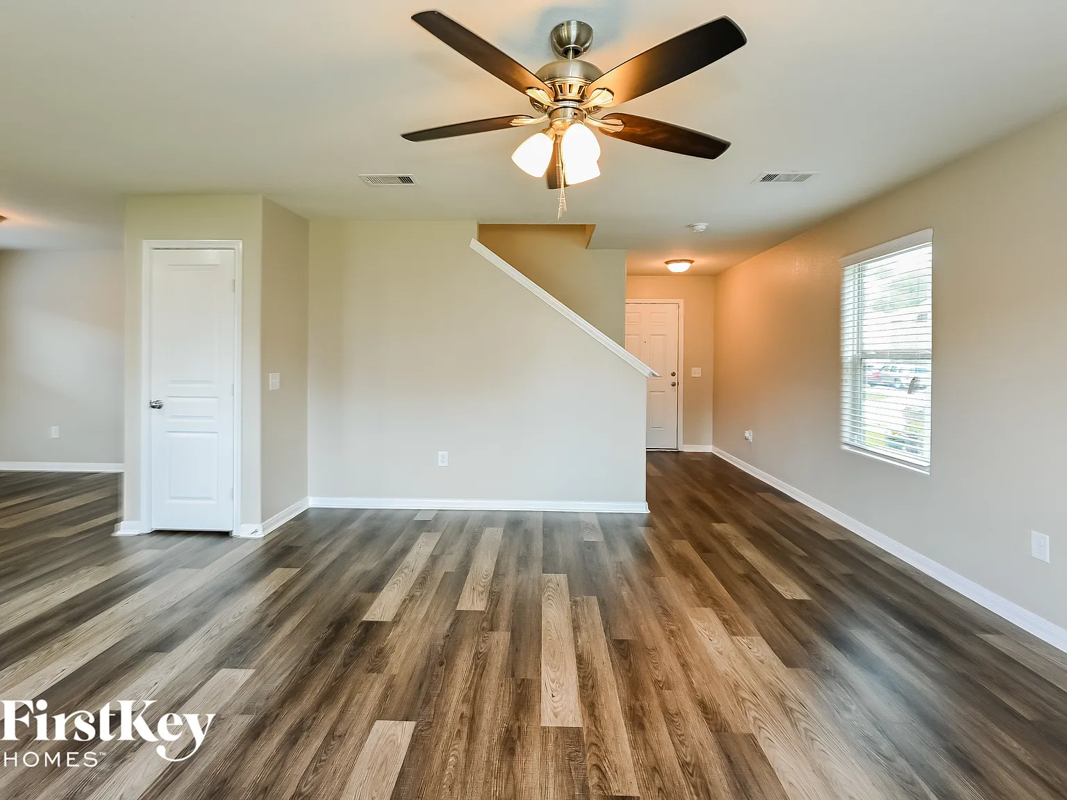 3 bed, 2.5 bath, 1619 sqft, $2,025 — Photo 2