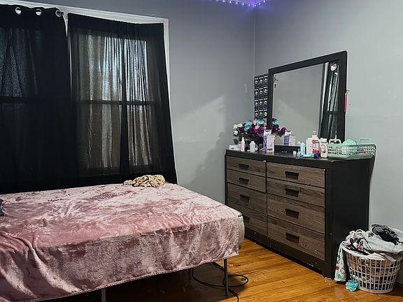 5th image of 165 Martin Street