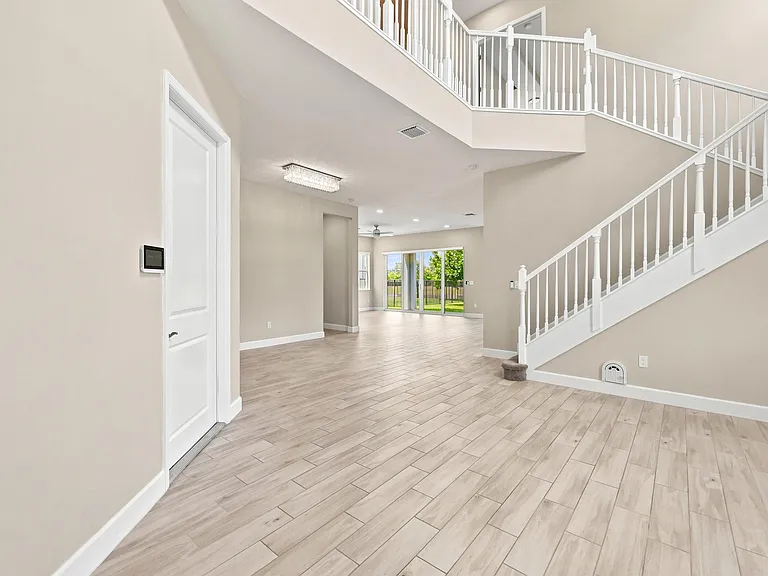 5608 Macoon Way — Photo 9