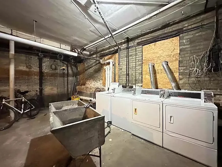 4259 W Addison St — Photo 11