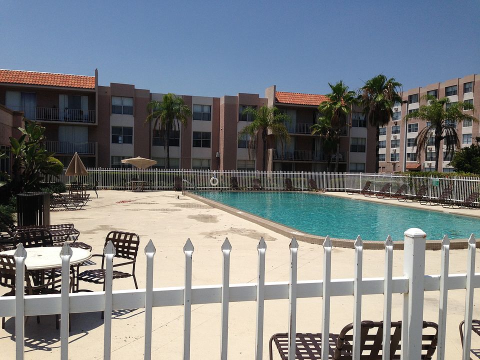 Center Court Apartments 14797 NE 18th Ave Miami FL Zillow