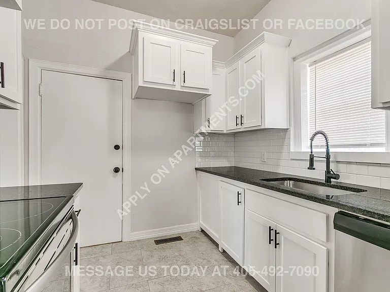 1130 NW 39th St #1130.5 — Photo 15