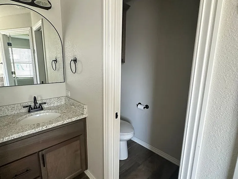 1505 Northridge Dr E — Photo 12