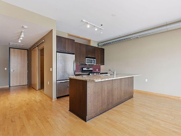 4th image of 1211 Lagoon Ave Unit 302
