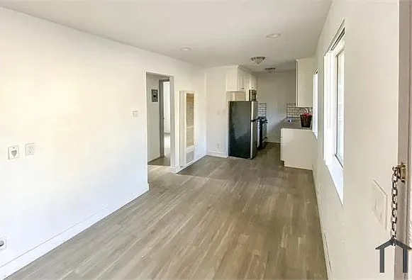 508 N Ardmore Ave #8 — Photo 7