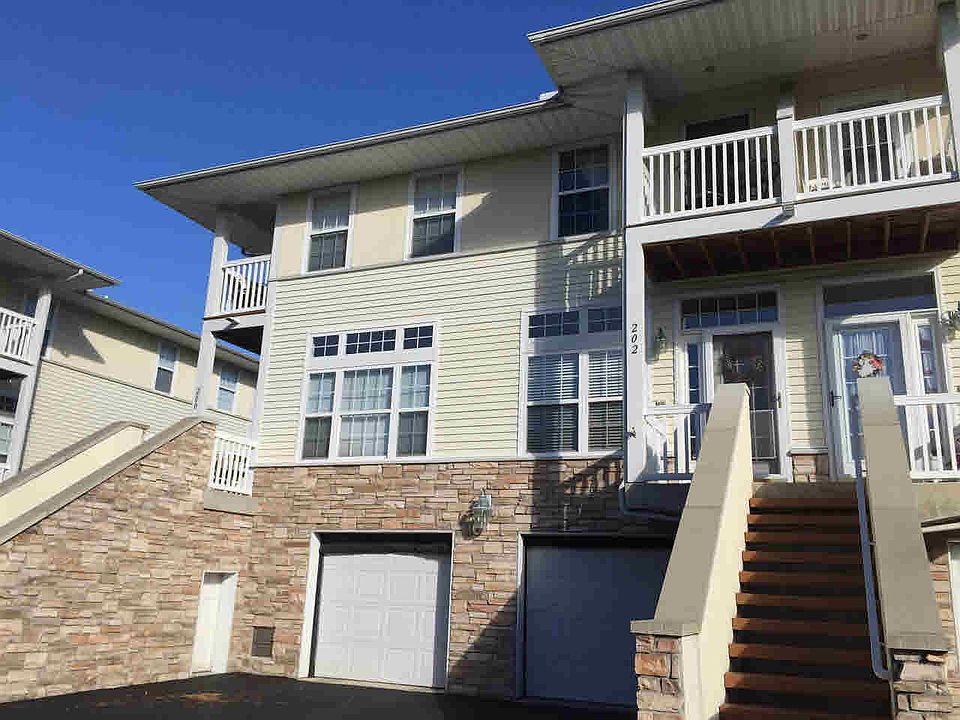1st image of 202 Beachwalk Trl