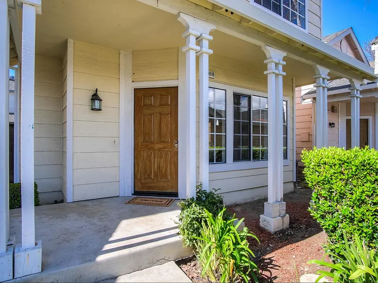 39616 Potrero Dr — Photo 2