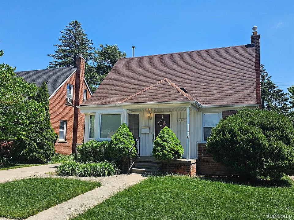 1st image of 1563 Hollywood St