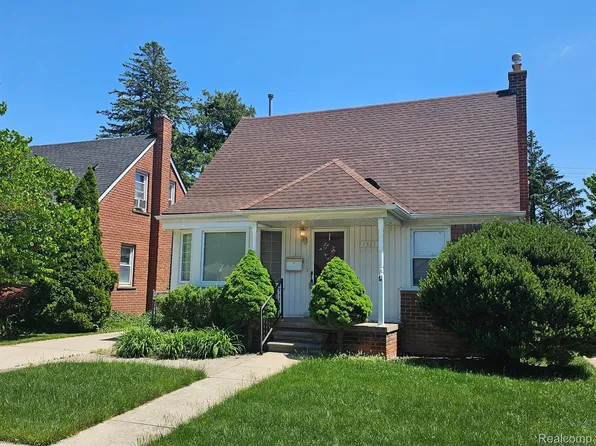 1563 Hollywood St, Dearborn, MI 48124