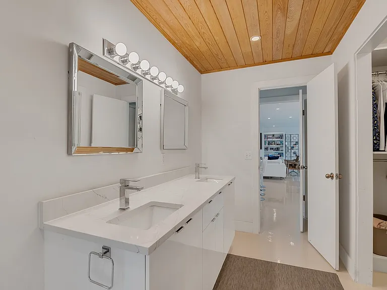 955 Reef Ln — Photo 28