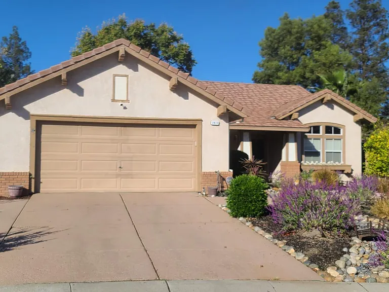 2413 Musk Ct — Photo 1