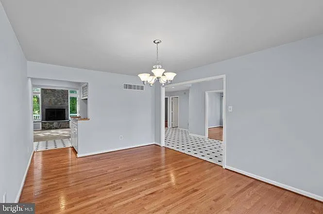 10652 Quarterstaff Rd — Photo 2