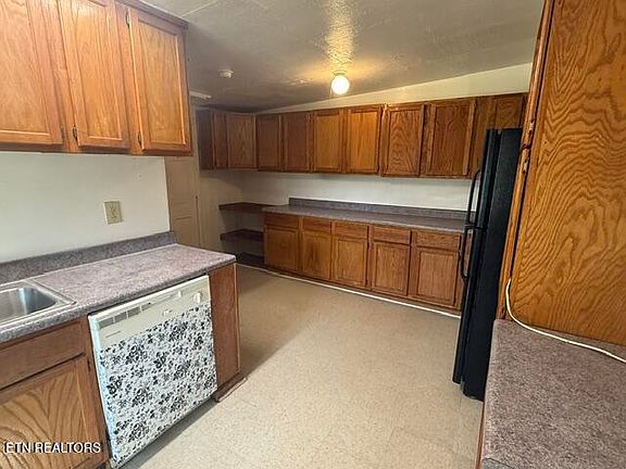 5th image of 316 Russell Rd