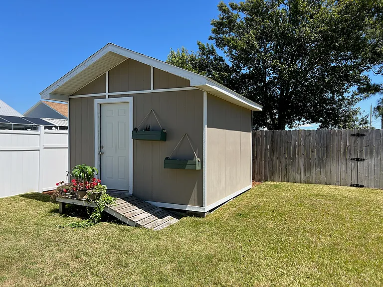157 Oleander Cir — Photo 18