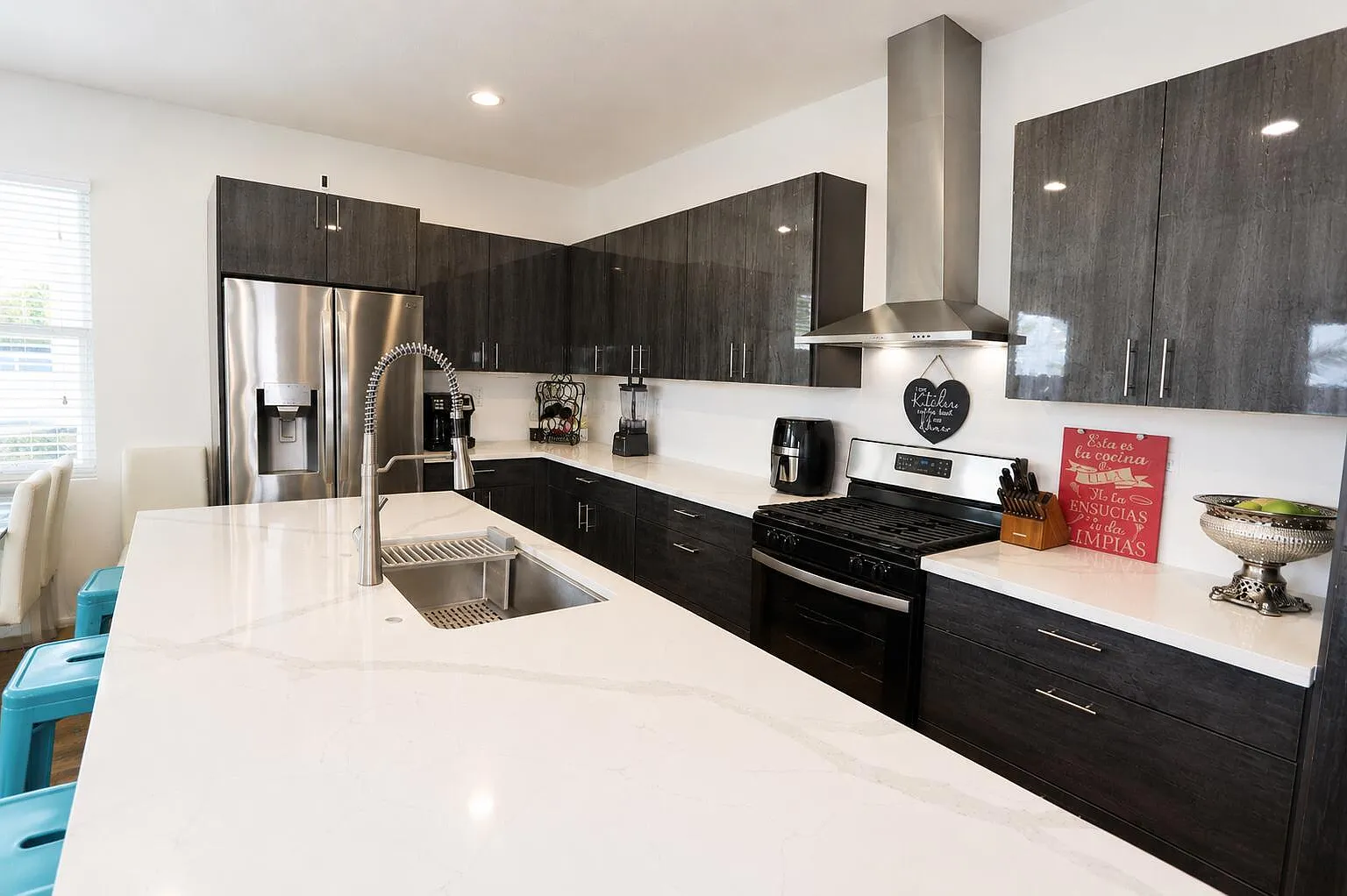 3 bed, 1786 sqft, $2,800 — Photo 3