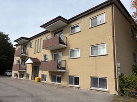 200 Park Rd N, Oshawa, ON