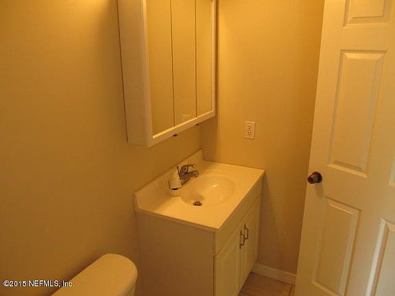 4th image of 1061 N Orange St