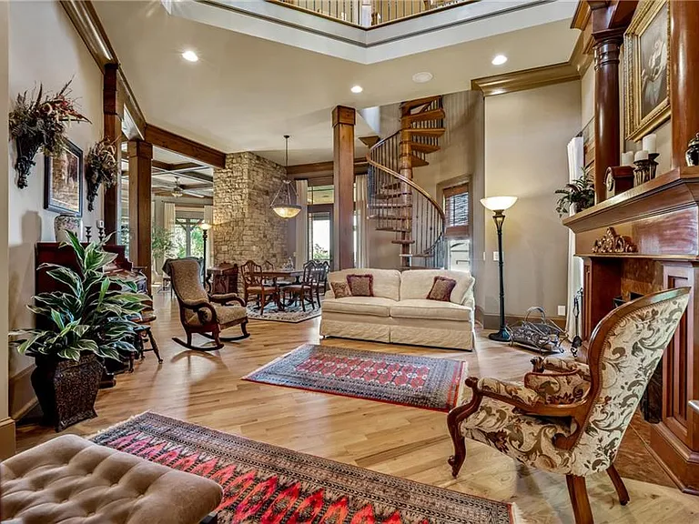6407 Grand Marina Cir — Photo 38