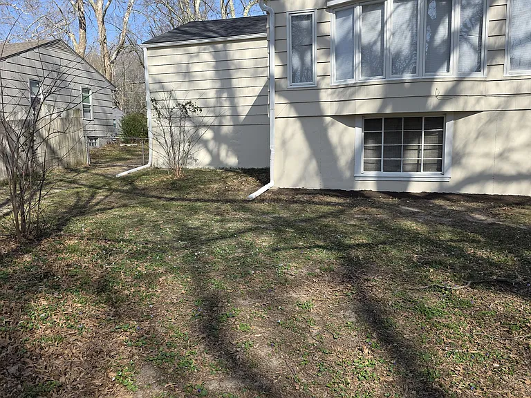8718 Glenwood Ave — Photo 18
