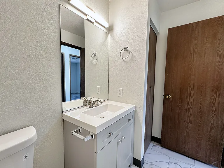 211-225 N Peterson Dr — Photo 13