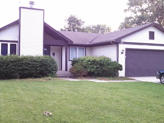 2nd image of 908 W Wascher Dr