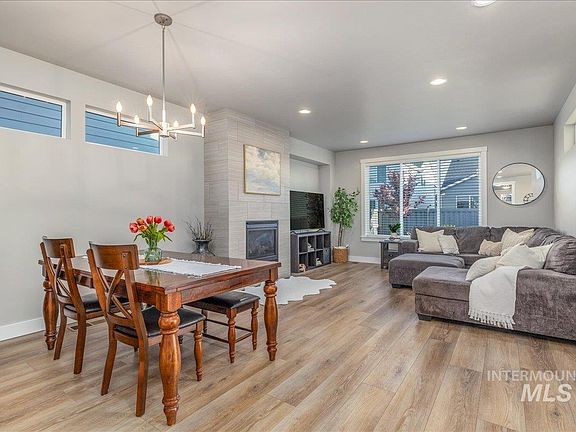 4th image of 10247 Silversun St