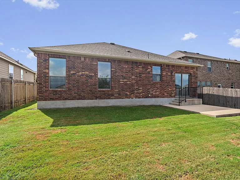 7604 Knockfin Dr — Photo 27