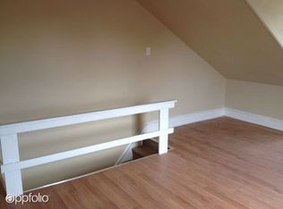 911 W 8th St, Chester, PA 19013