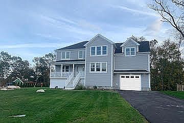 Brand new home, in new cul-d