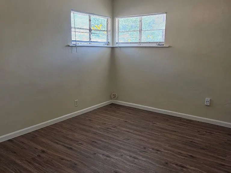 1210 Oregon St #4 — Photo 5