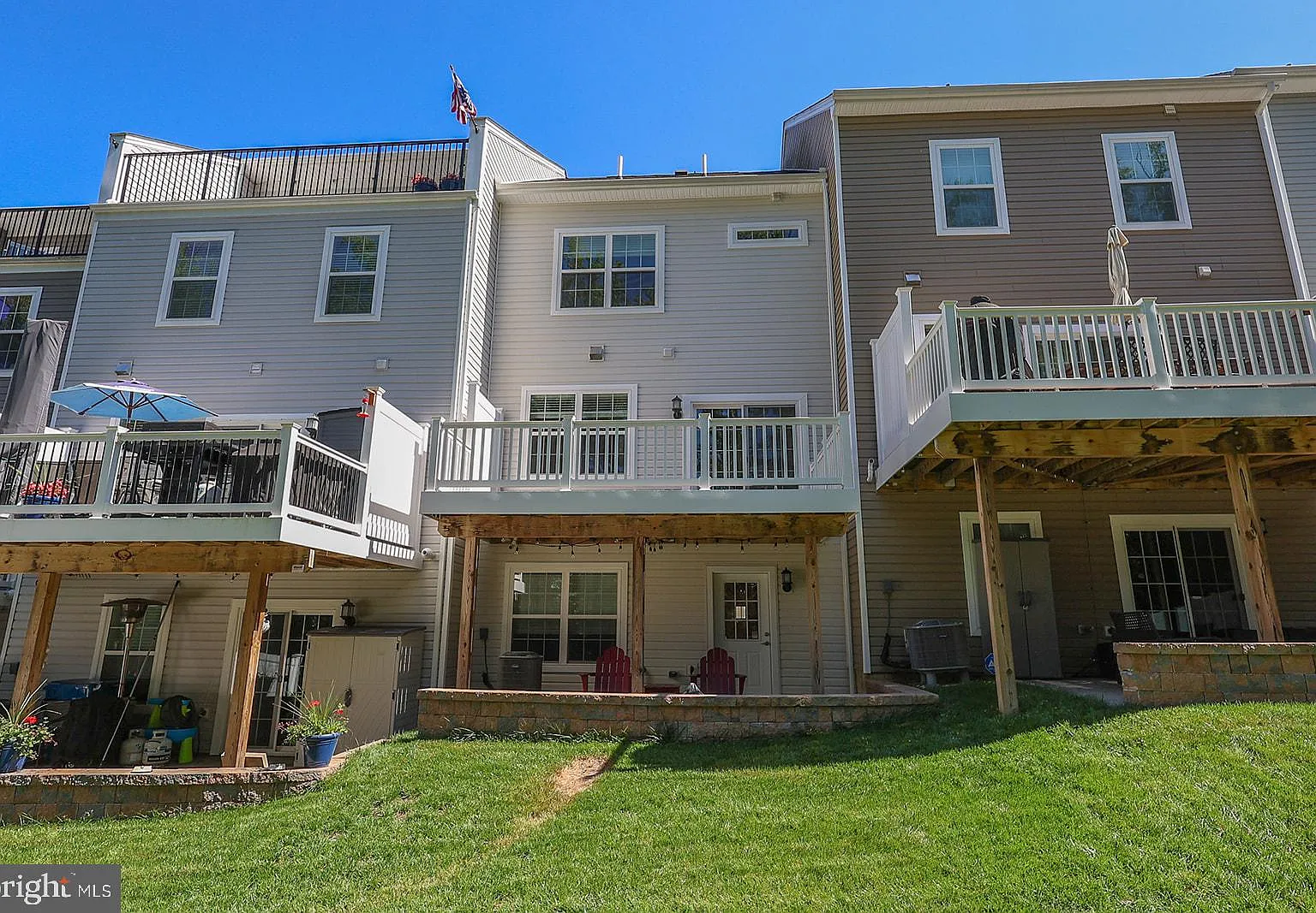 3 bed, 4.0 bath, 2160 sqft, $2,750 — Photo 4