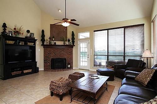 3rd image of 4406 Greenwood Trace Ln