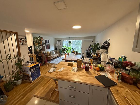 2nd image of 21 Webster Ct