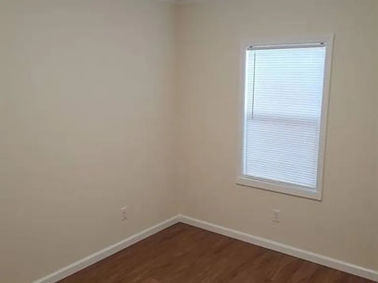 1538 Longfield Ave — Photo 5