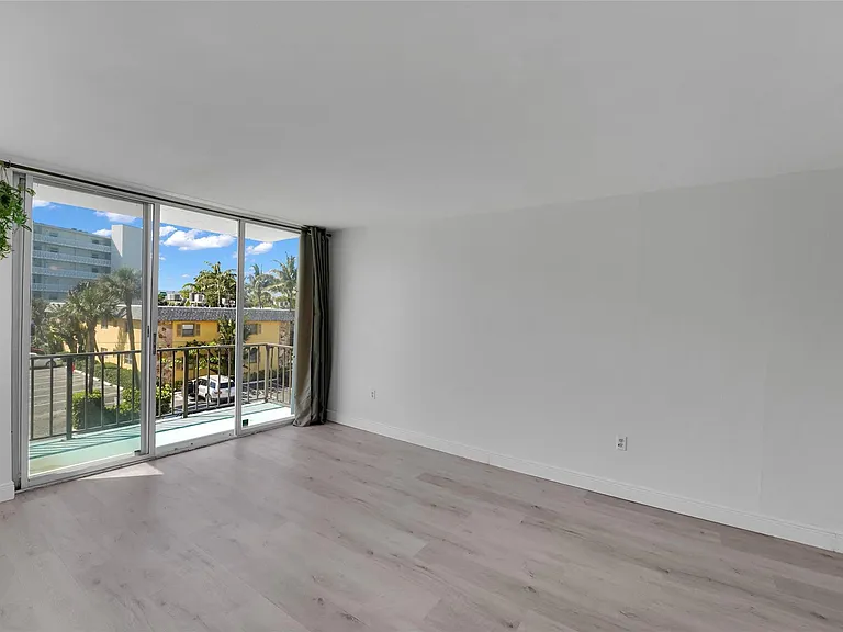 301 Croton Ave #302 — Photo 23