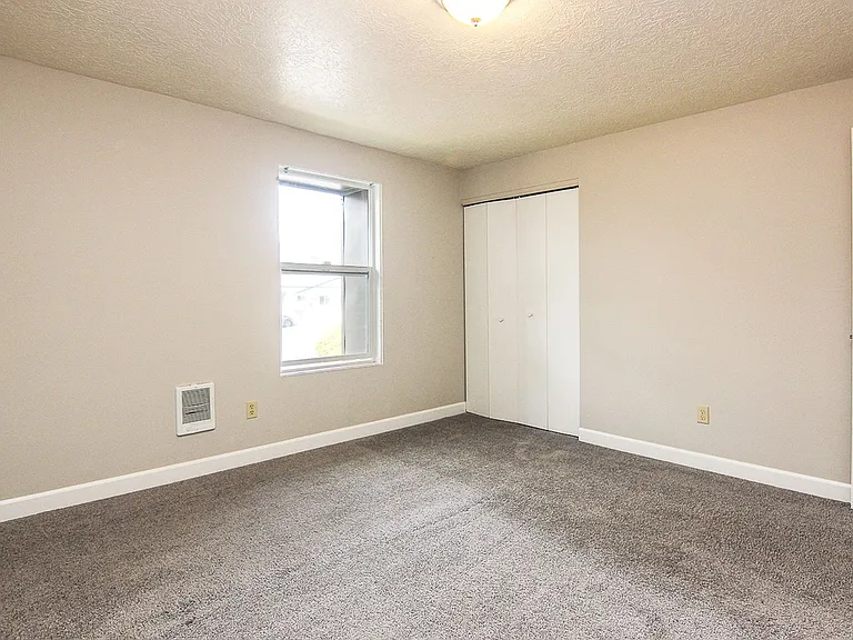 District 550 — Photo 25