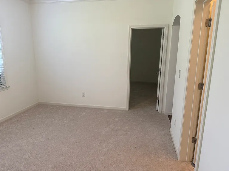 7503 Brookstone Cir — Photo 17