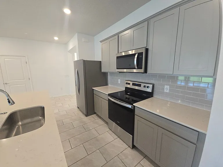 1098 Michelangelo Ln — Photo 8