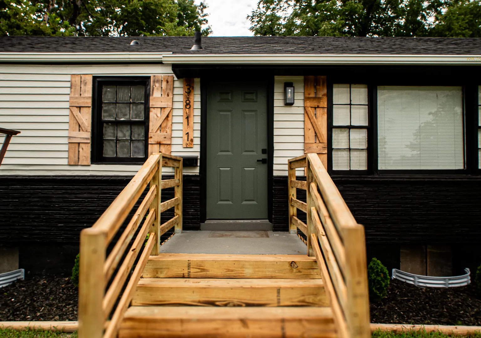 3 bed, 988 sqft, $1,700 — Photo 3