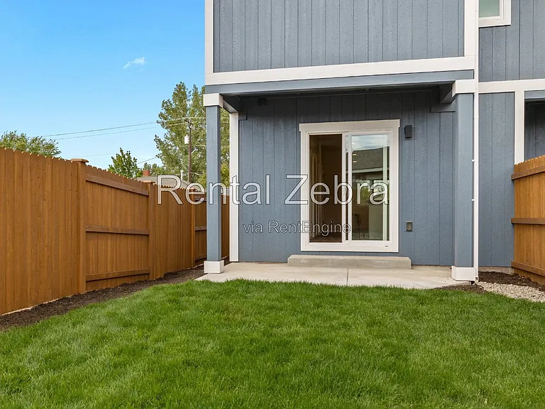 1684 SW Salmon Ave — Photo 23