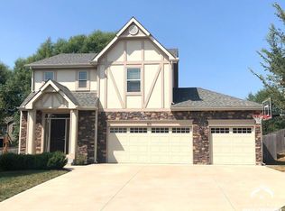 813 Diamondhead Dr, Lawrence, KS 66049