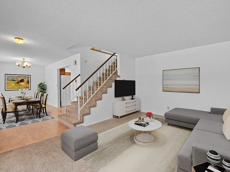 1009 S Lewiston Way — Photo 7
