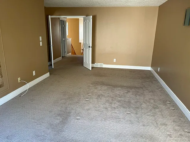 3 bed, 2.5 bath, 2243 sqft, $2,400 — Photo 3