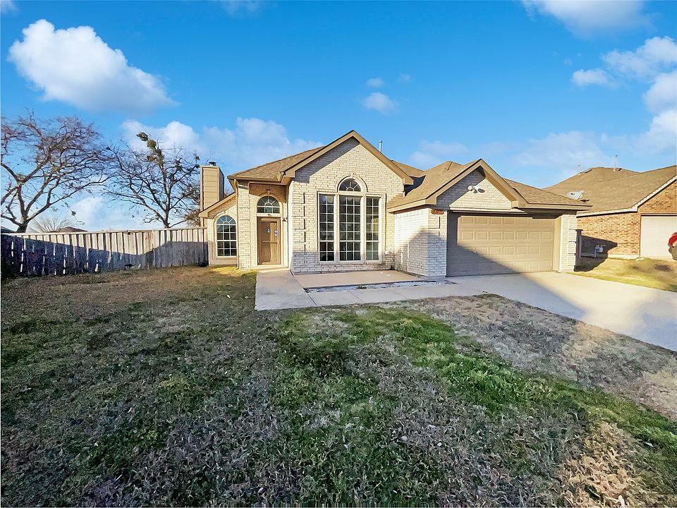 1st image of 703 Valley Ct